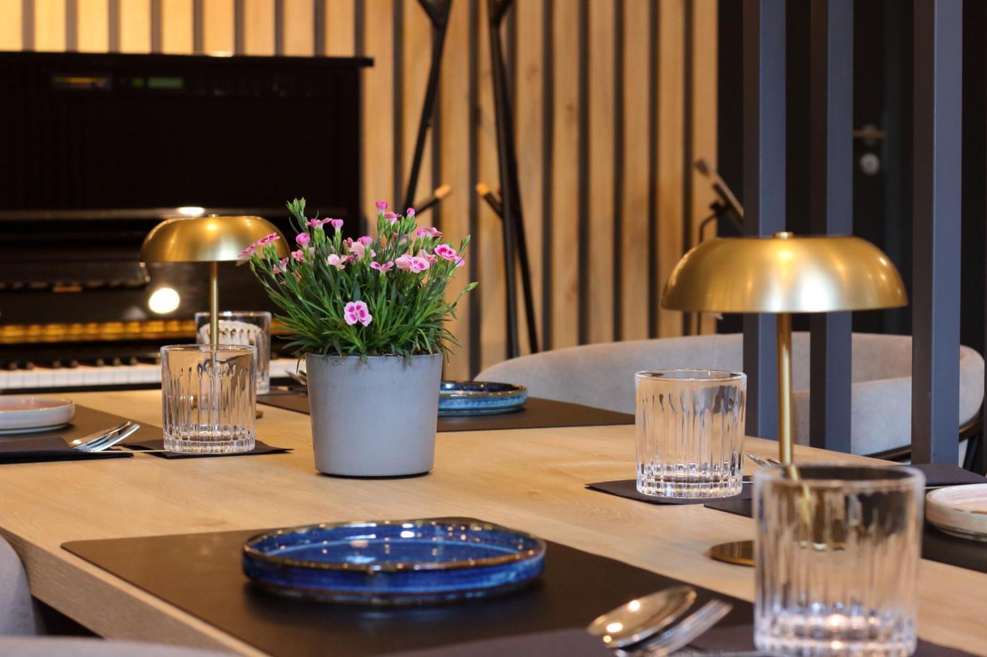 Umi Hotel سوبوت المظهر الخارجي الصورة